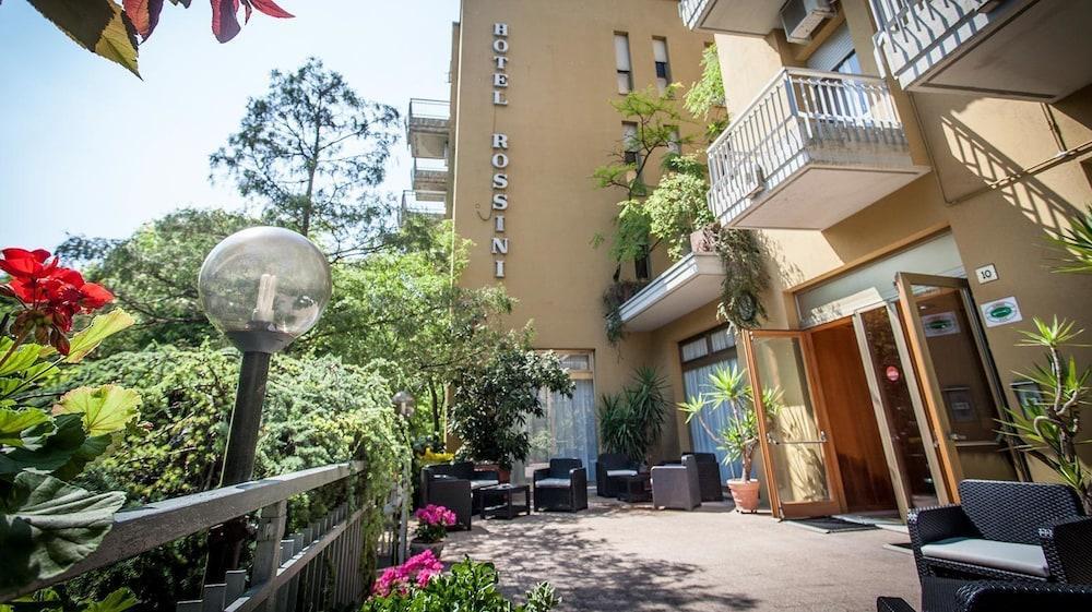 Hotel Rossini Tabiano Terme Екстериор снимка