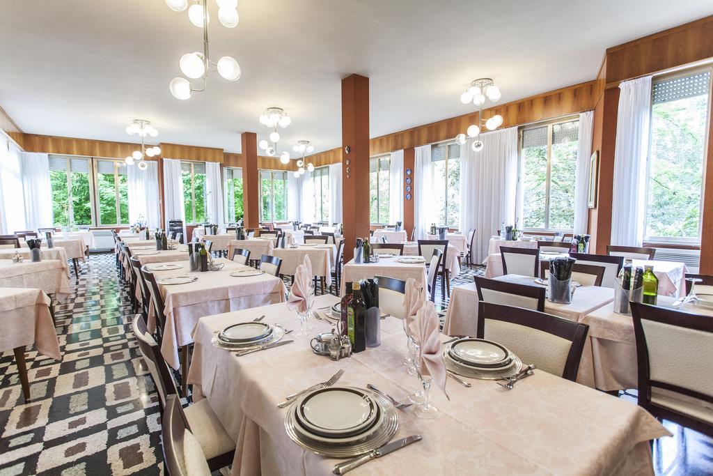 Hotel Rossini Tabiano Terme Екстериор снимка