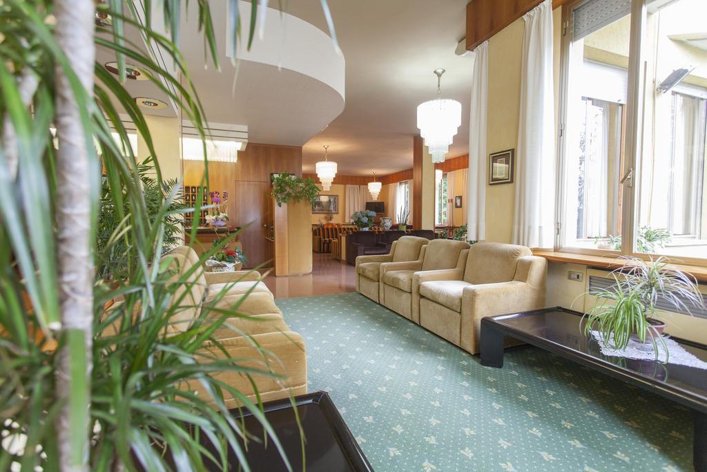 Hotel Rossini Tabiano Terme Екстериор снимка