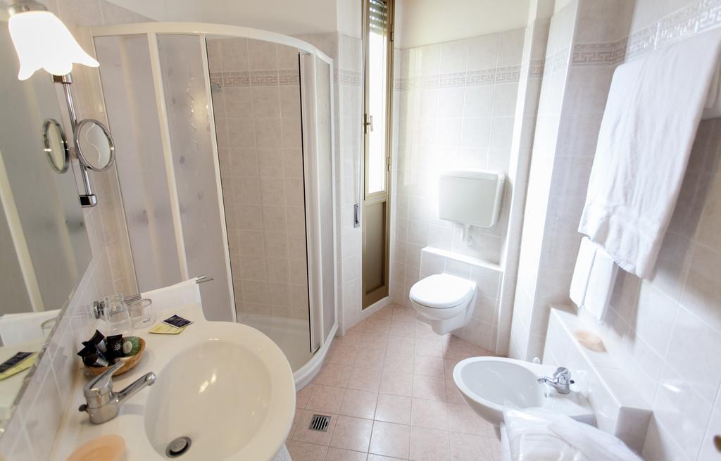 Hotel Rossini Tabiano Terme Екстериор снимка