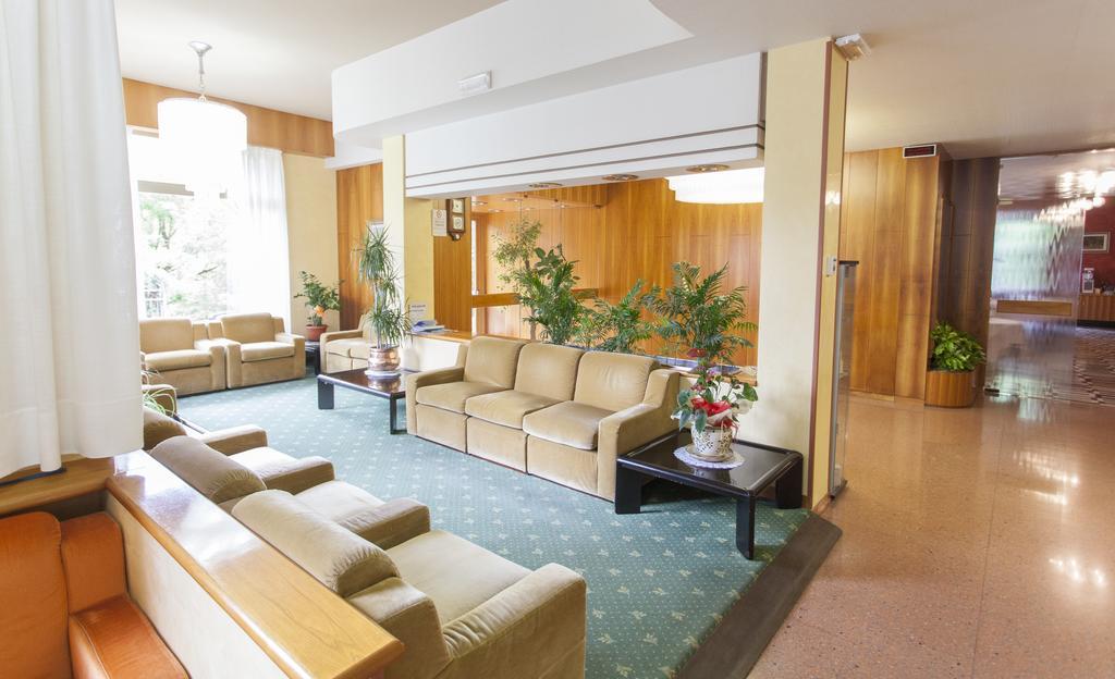 Hotel Rossini Tabiano Terme Екстериор снимка