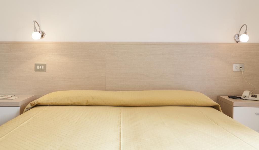 Hotel Rossini Tabiano Terme Екстериор снимка