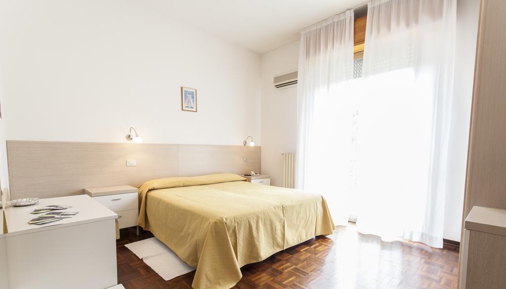 Hotel Rossini Tabiano Terme Екстериор снимка