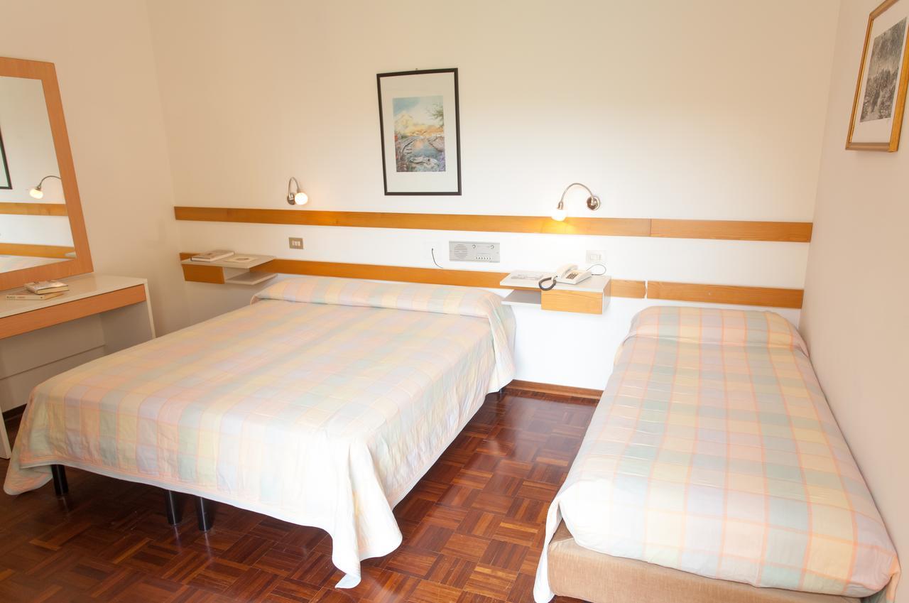 Hotel Rossini Tabiano Terme Екстериор снимка