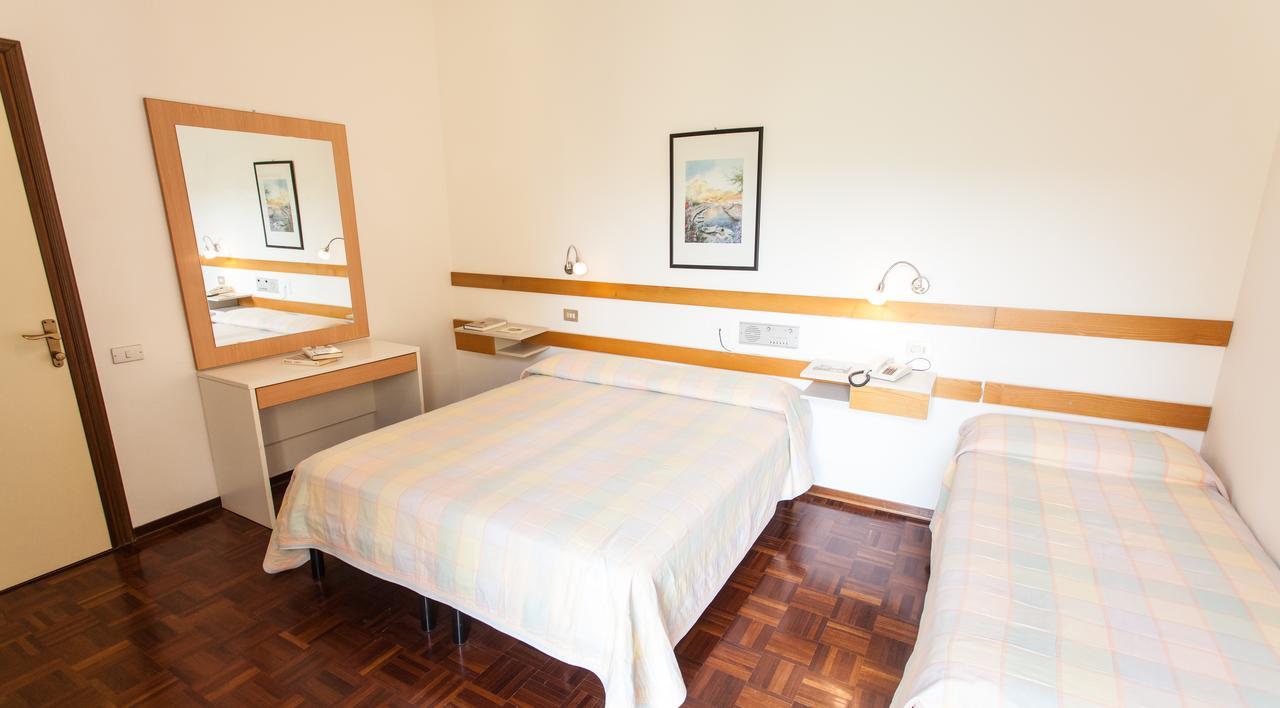 Hotel Rossini Tabiano Terme Екстериор снимка