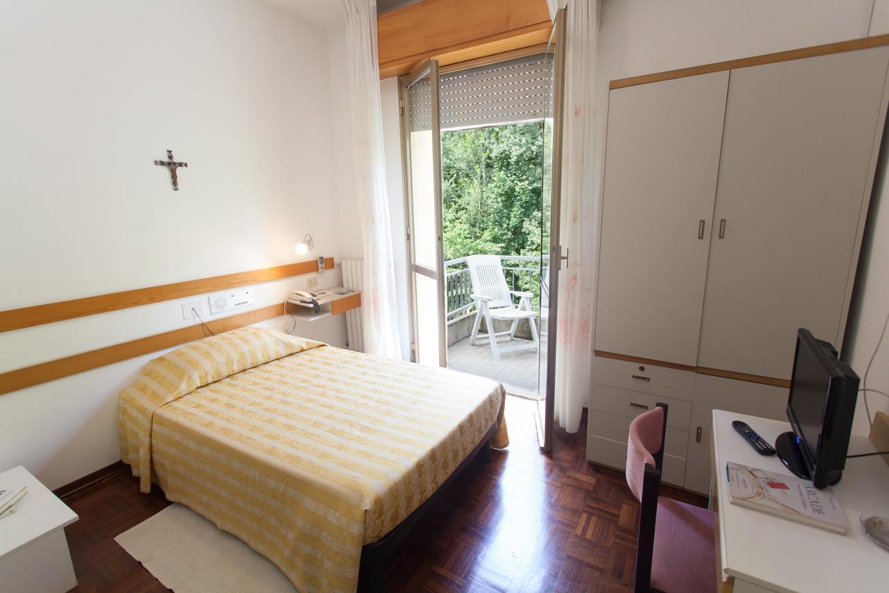 Hotel Rossini Tabiano Terme Екстериор снимка