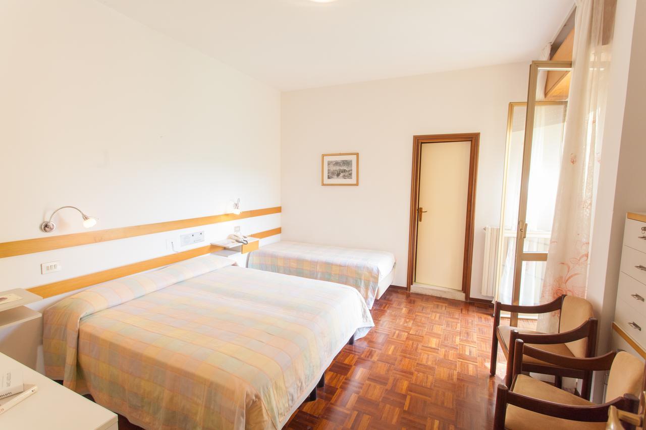 Hotel Rossini Tabiano Terme Екстериор снимка