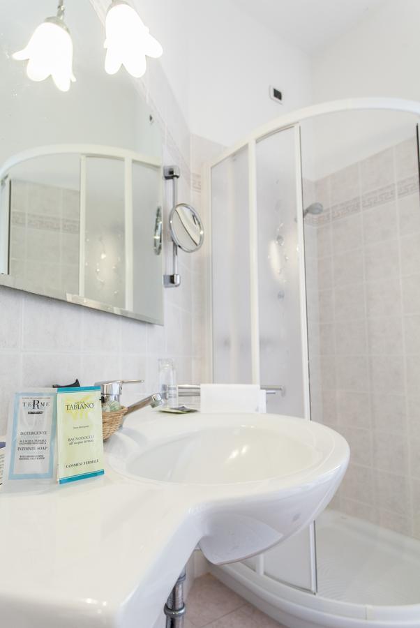 Hotel Rossini Tabiano Terme Екстериор снимка